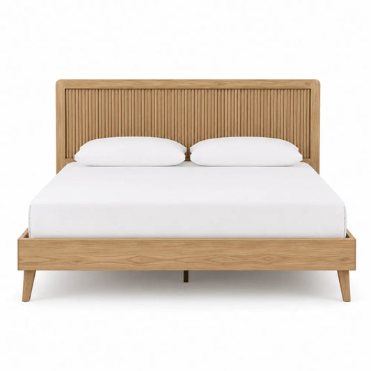 Letto matrimoniale rettangolare in MDF effetto rovere naturale con testiera scanalata e rete a doghe in pino 160 x 200 cm