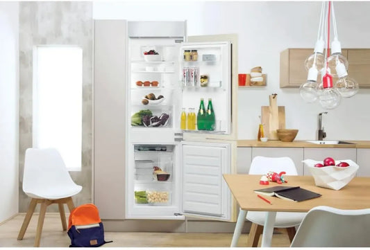 Frigorifero Combinato da Incasso, Capacità 273L, Classe A+, Ventilato