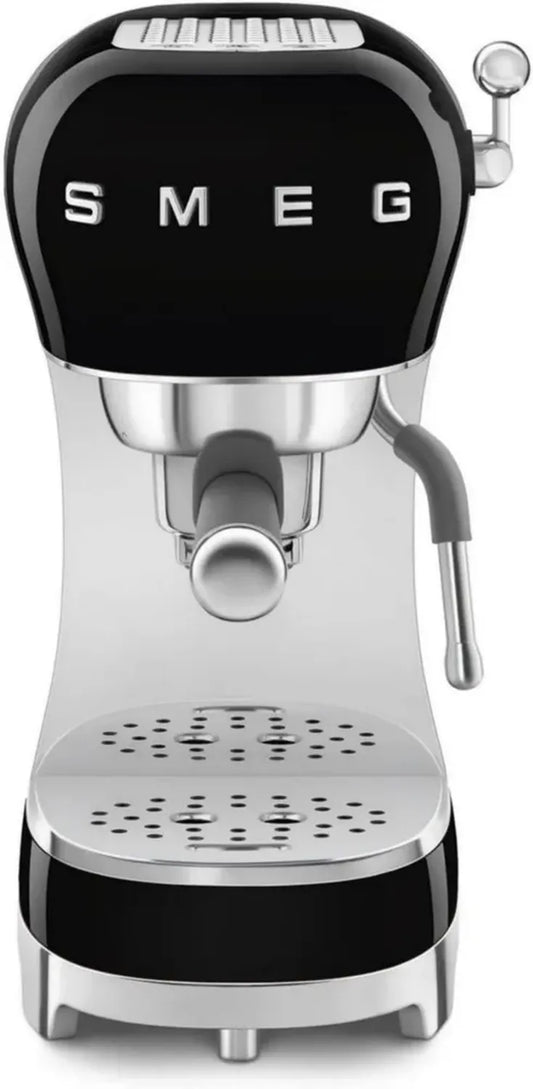 Smeg Macchina Espresso Manuale ECF02BLEU con Sistema Cappuccino, Thermoblock, per Tazze Grandi e Caffè Doppio, 1350W, Nero, Compatta, Made in Italy